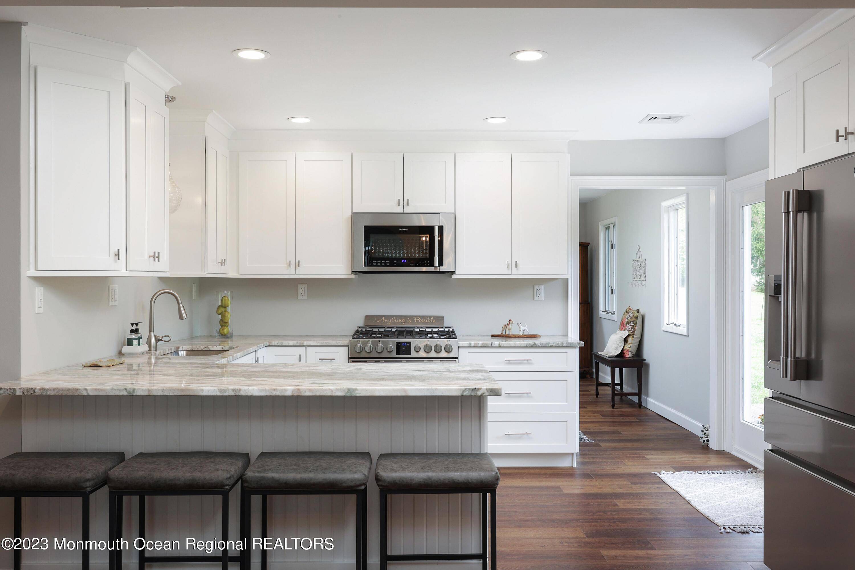 Red Bank, NJ 07701,14 Deane Way