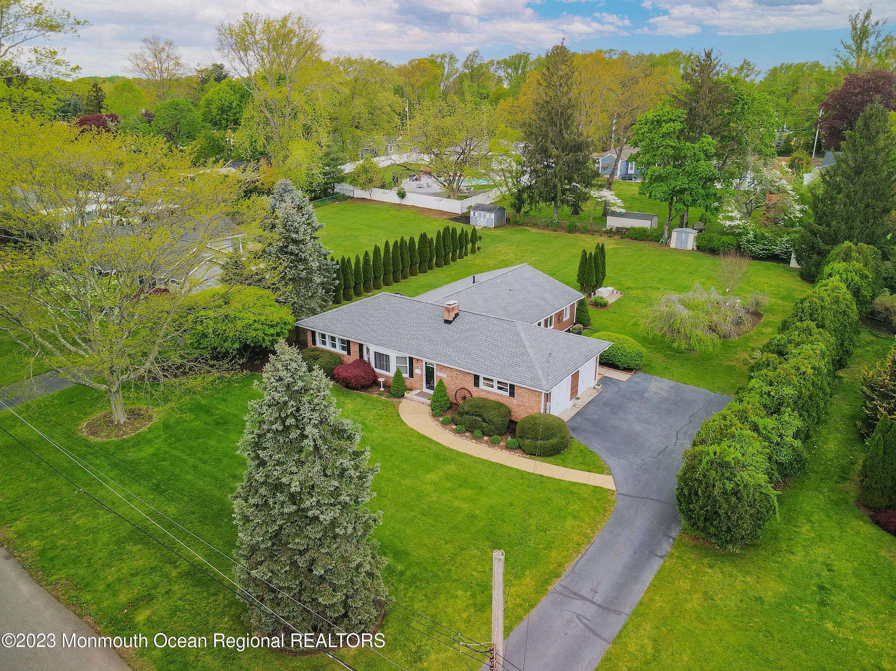 Red Bank, NJ 07701,14 Deane Way