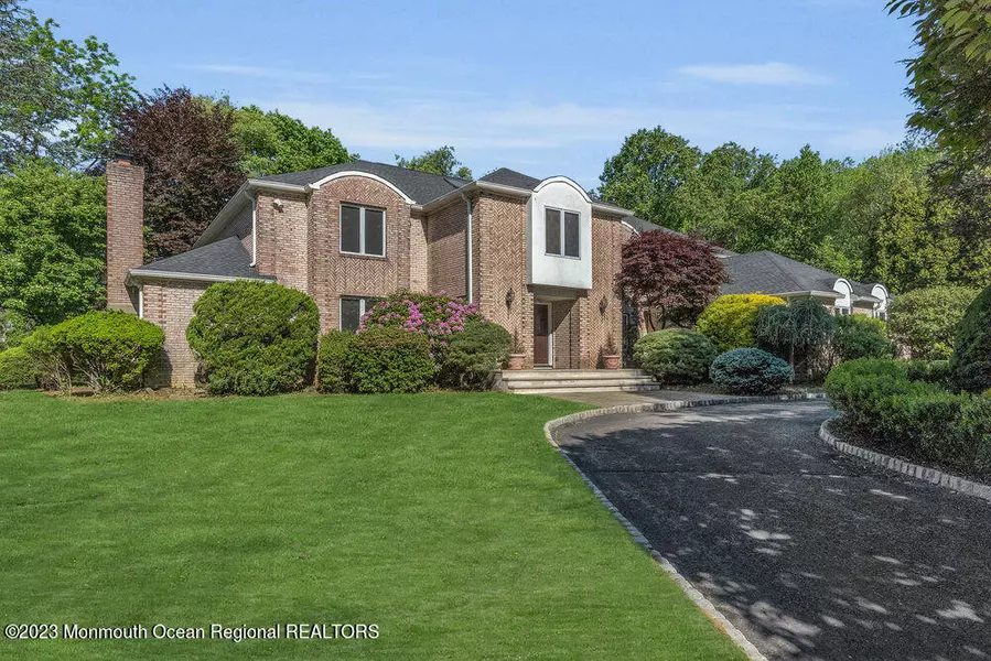 5 Colts Drive, Holmdel, NJ 07733