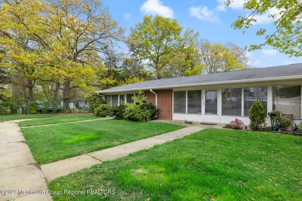 Lakewood, NJ 08701,478 Dartmoor Court