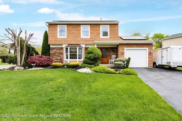 1 Hearth Court, Howell, NJ 07731