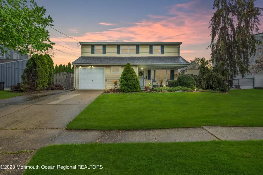 16 Calvin Court, Old Bridge, NJ 08857