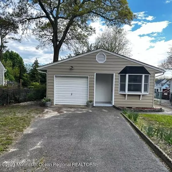 318 Anthony Avenue, Toms River, NJ 08753