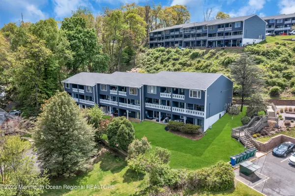 Highlands, NJ 07732,2 Hillside Court