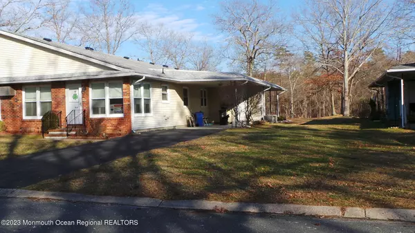 15 Acorn Road #28 B, Manahawkin, NJ 08050