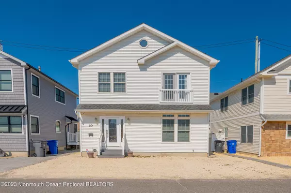 10 Colony Road,  Ortley Beach,  NJ 08751