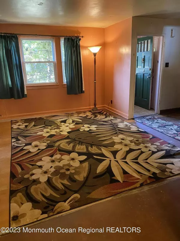 Bayonne, NJ 07002,9 Veterans Court