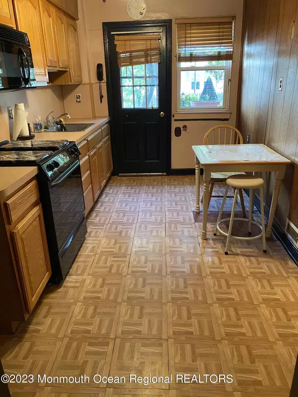 Bayonne, NJ 07002,9 Veterans Court