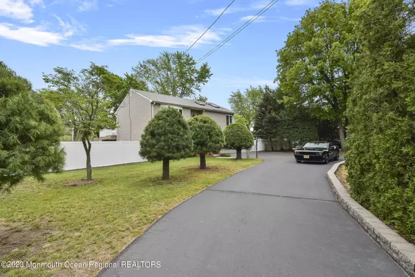 North Middletown, NJ 07748,534 Palmer Avenue