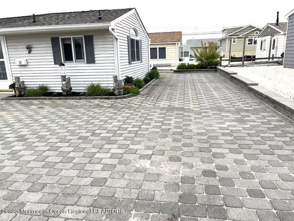 Lavallette, NJ 08735,20 E Tuna Way