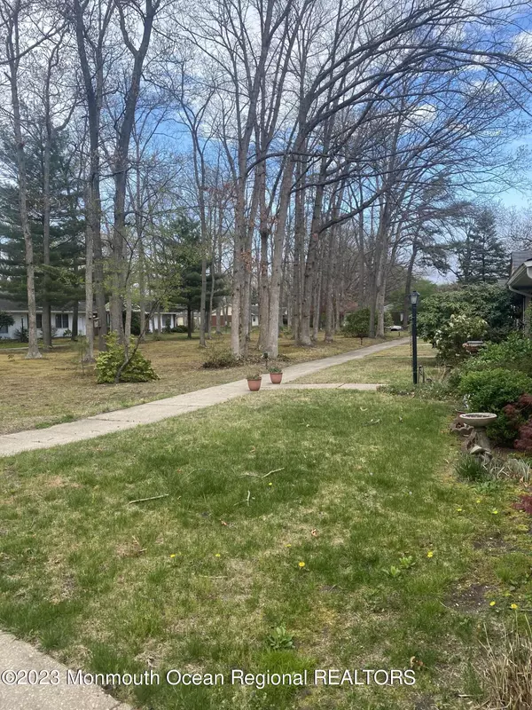 Lakewood, NJ 08701,81 Dorchester Drive