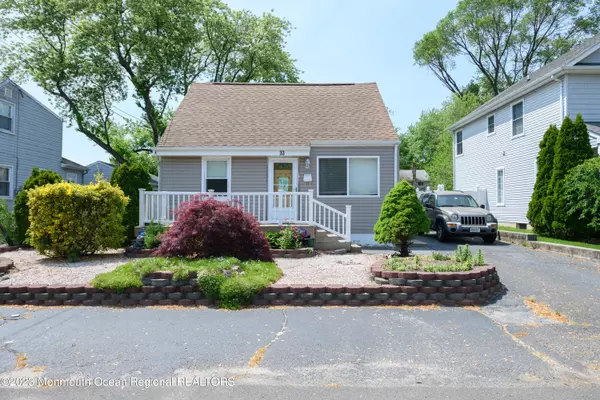 33 Thorne Place, Hazlet, NJ 07730