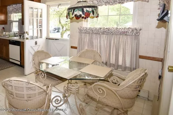 Lakewood, NJ 08701,957 Aberdeen Drive