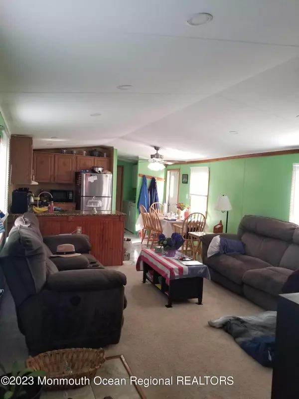 Hazlet, NJ 07730,73 Ellie Street