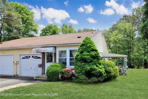 Whiting, NJ 08759,29 Birchwood Drive