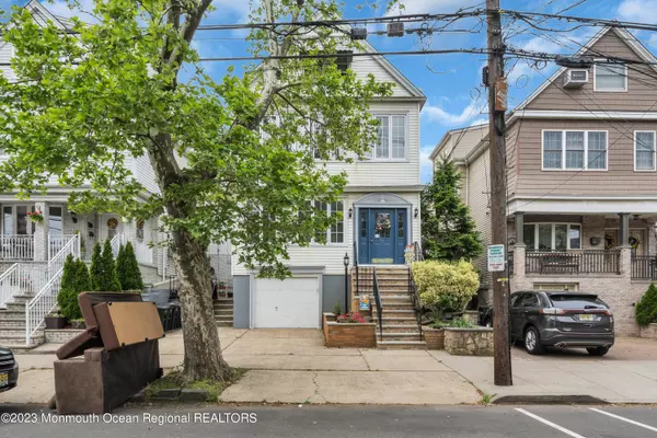 76 W 42nd Street, Bayonne, NJ 07002