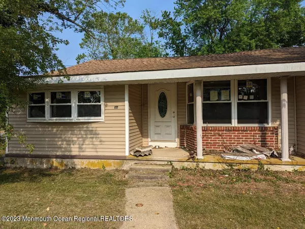 301 Navajo Trail, Browns Mills, NJ 08015