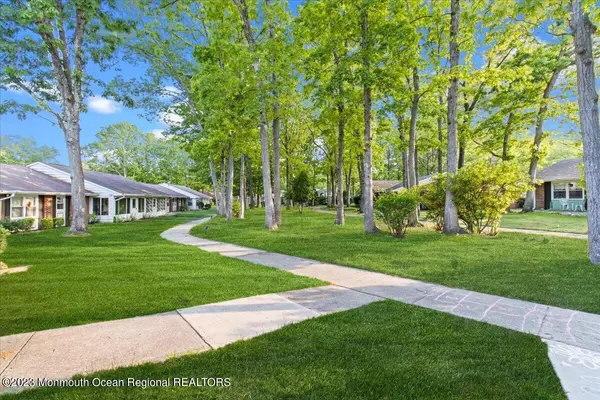 Lakewood, NJ 08701,123 Edinburgh Lane