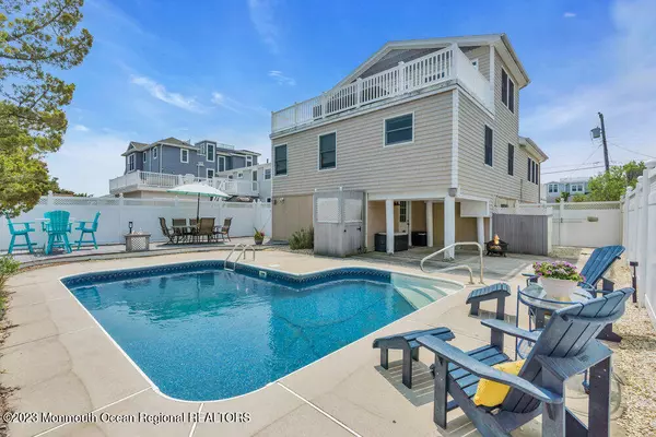 Surf City, NJ 08008,333 N 8th Street