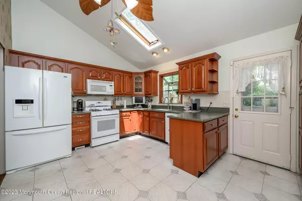 25 Wesleyan Street Red Bank, NJ 07701