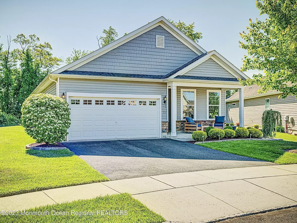 Manalapan, NJ 07726,15 Comtois Road