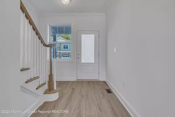 Elberon, NJ 07740,221 Brighton Avenue #201