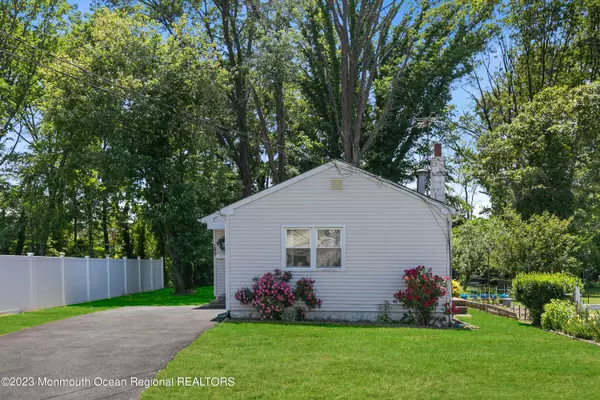 Keyport, NJ 07735,197 Raritan Street