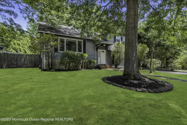 Lakewood, NJ 08701,955 Hearthstone Drive