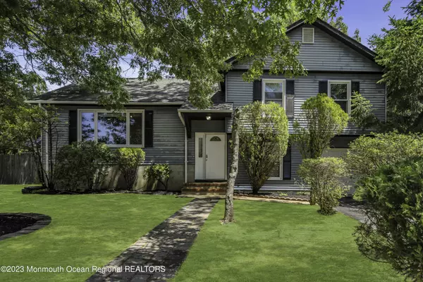 955 Hearthstone Drive, Lakewood, NJ 08701