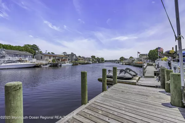 2 Hollywood Boulevard N, Forked River, NJ 08731