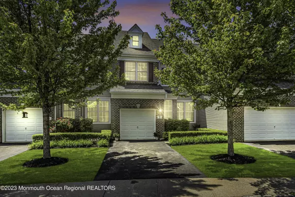 7 Demarest Drive, Manalapan, NJ 07726