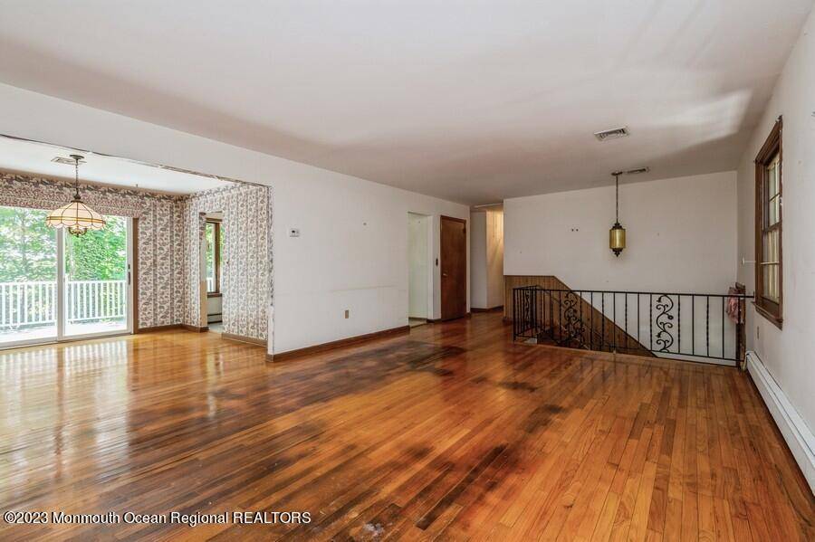 Atlantic Highlands, NJ 07716,111 E Mount Avenue