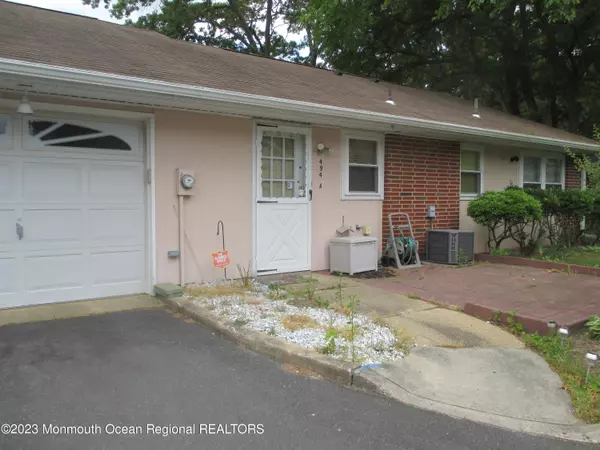 Lakewood, NJ 08701,494 Thornbury Court