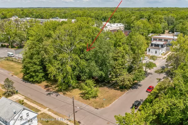 Manahawkin, NJ 08050,20 Oak Street