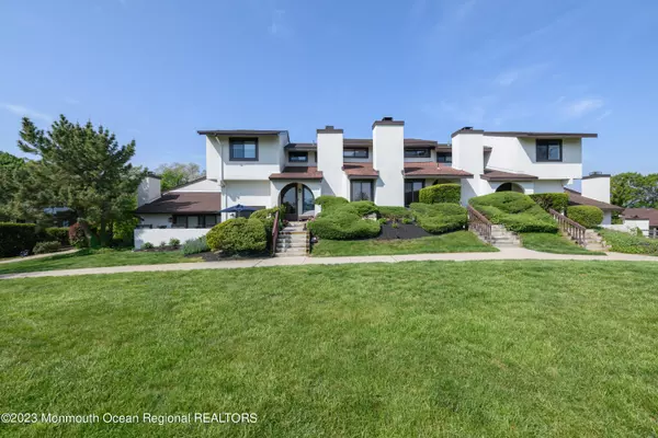 Red Bank, NJ 07701,84 Tower Hill Drive