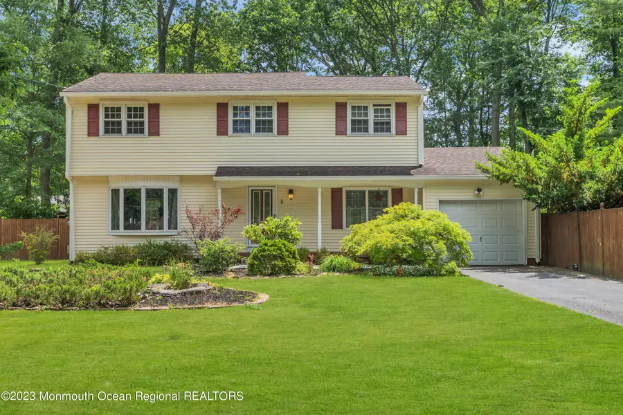 8 Shagbark Lane, East Windsor, NJ 08520