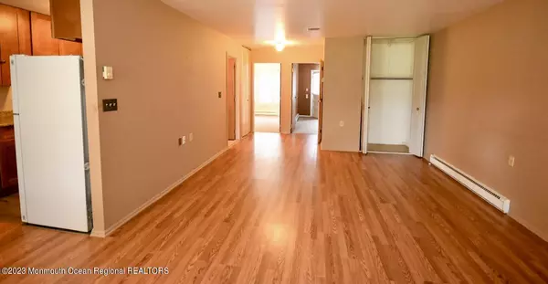 Lakewood, NJ 08701,432 Picardy Court