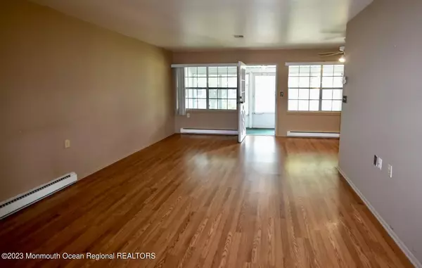 Lakewood, NJ 08701,432 Picardy Court