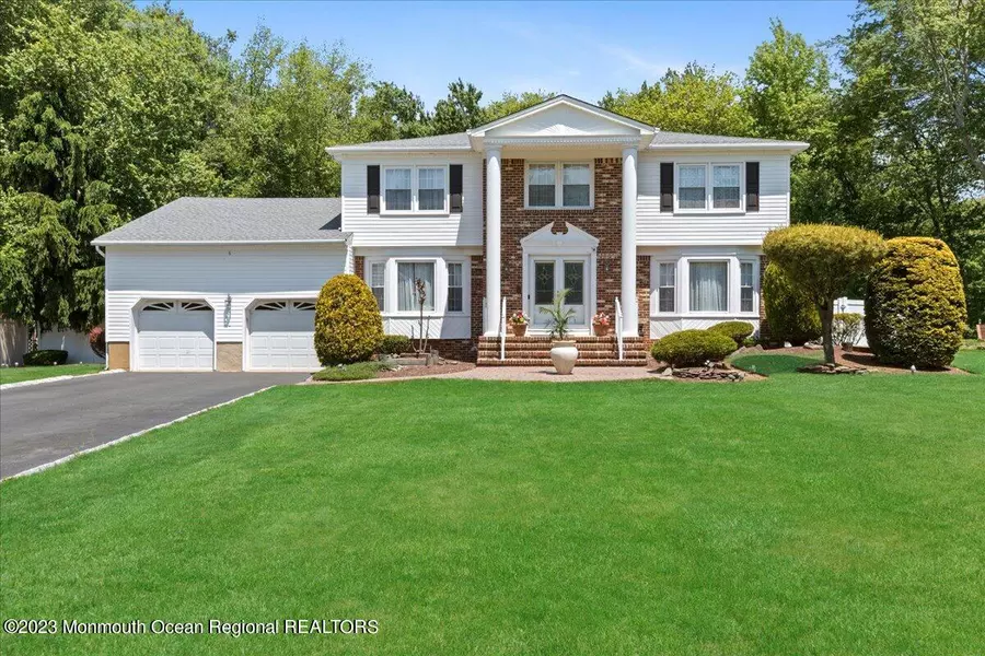 6 Dartmoor Drive, Manalapan, NJ 07726