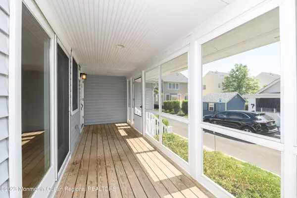 Highlands, NJ 07732,8 King Street