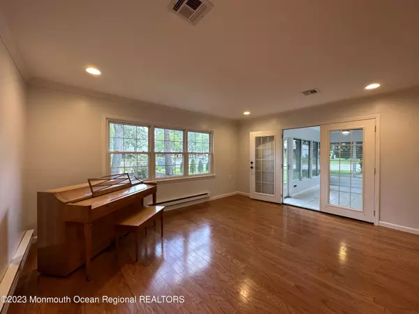 Lakewood, NJ 08701,968 Argyll Circle