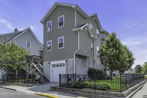 Highlands, NJ 07732,40 Shrewsbury Avenue