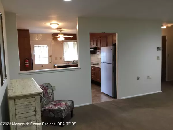 Lakewood, NJ 08701,575 Sheffield Court