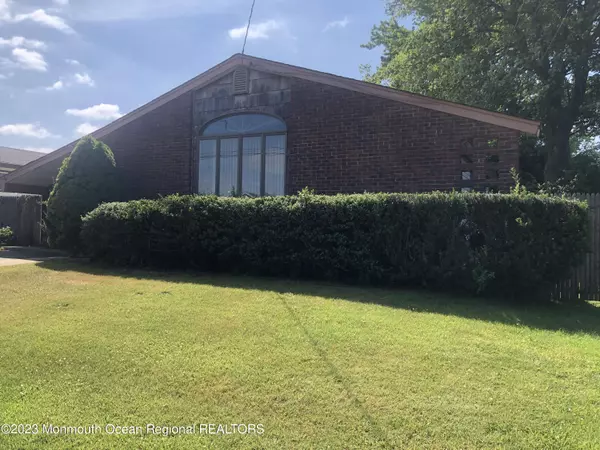 Keyport, NJ 07735,37 Boulevard E