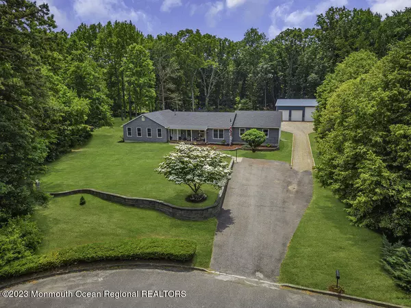 2 Hyacinth Court, Cream Ridge, NJ 08514