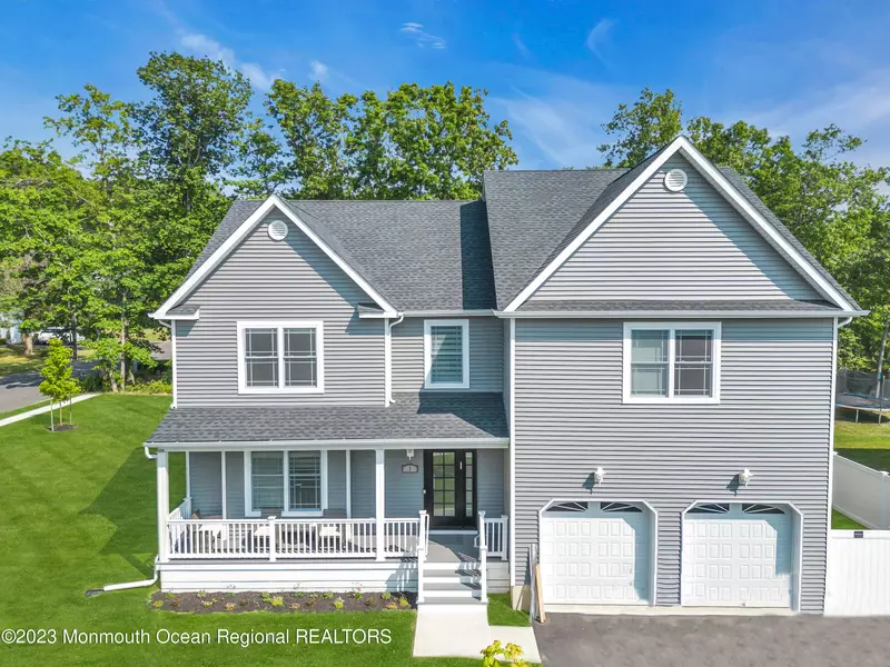 9 Sander Way, Bayville, NJ 08721