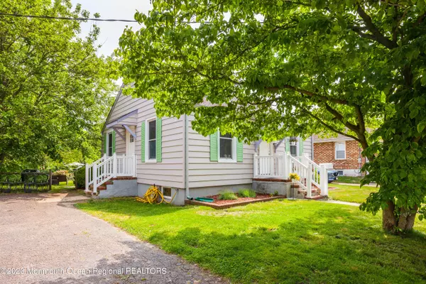 Englishtown, NJ 07726,12 Park Avenue