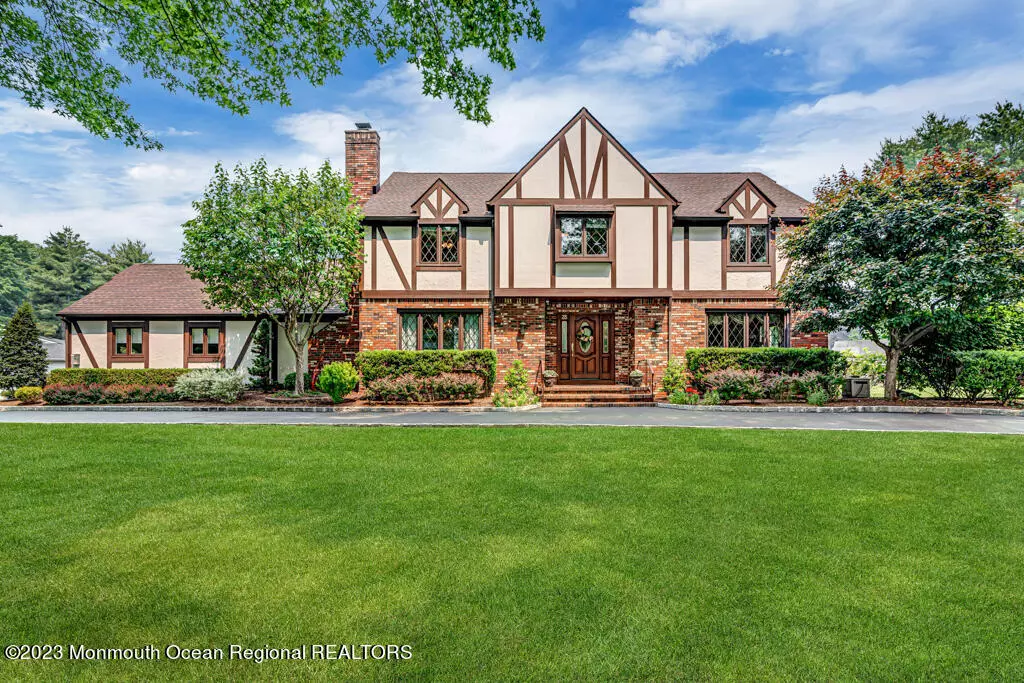 Holmdel, NJ 07733,35 Rambling Brook Drive