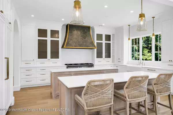 Rumson, NJ 07760,5 Sailers Way