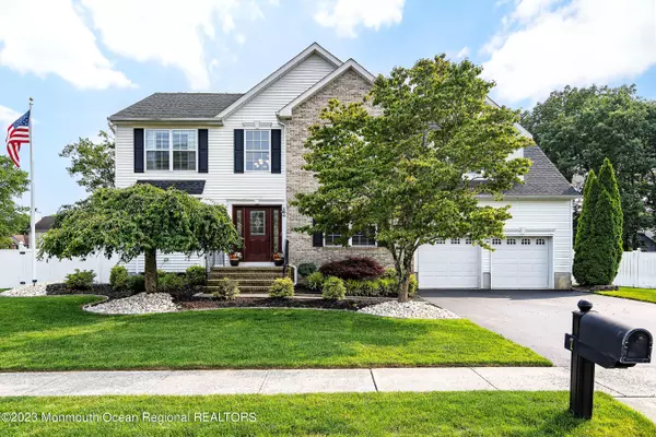 7 Nate Lane, Howell, NJ 07731